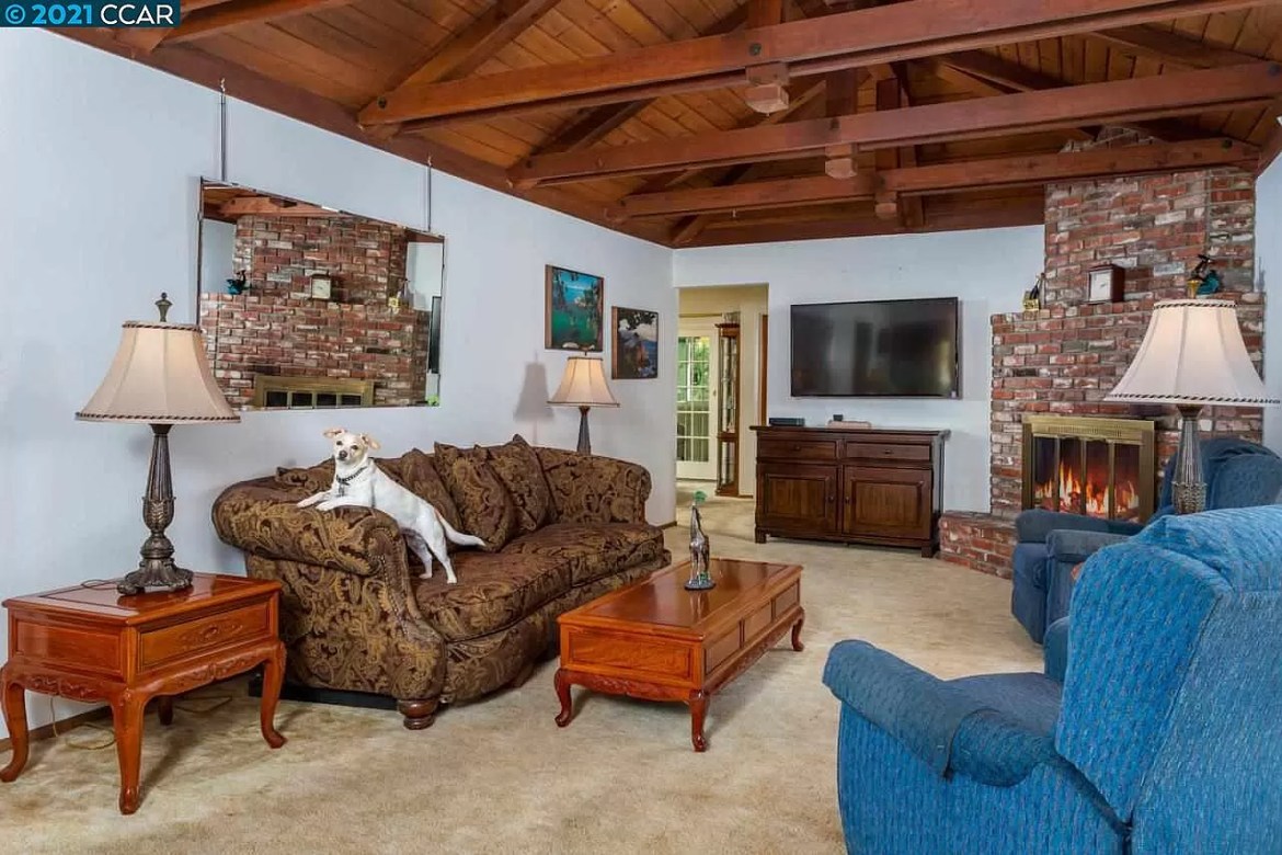22-kilgo-ct-pleasant-hill-ca-living-room Living room of 22 Kilgo Ct, Pleasant Hill, CA